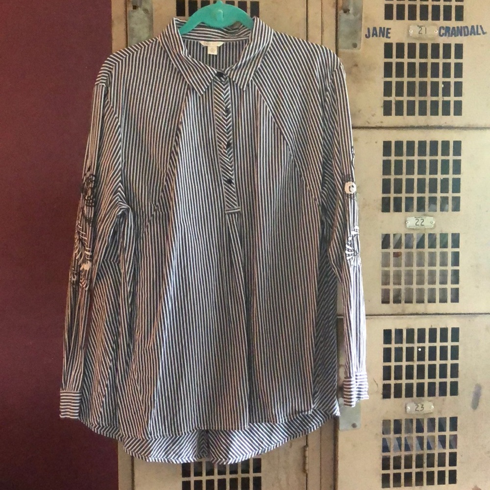 Black strip shirt with embroidered sleeves